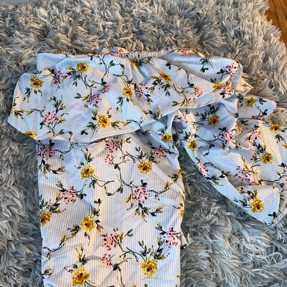Over the shoulder flower blouse.